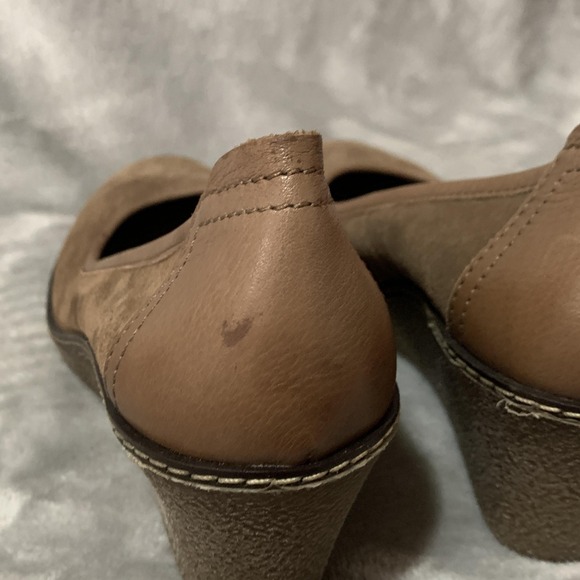 The FLEXX Wedge Pumps Womens Size 9 Taupe Brown Suede Leather Slip On Comfort - Picture 13 of 16
